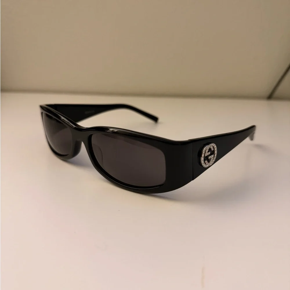 Gucci Black Sunglasses with Silver Accents - Picture 2 of 8